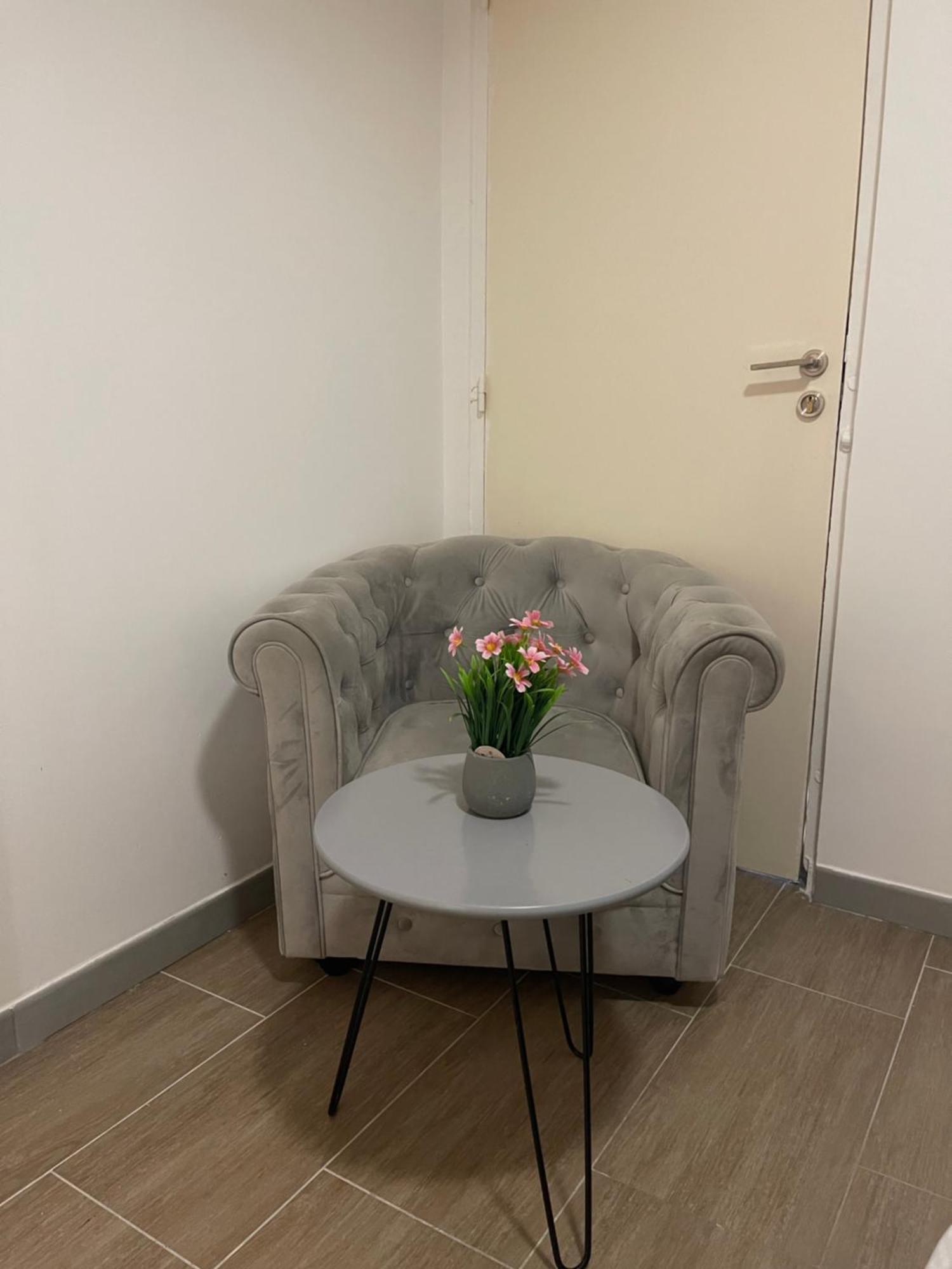 La Girafe Apartment Sannois Bagian luar foto