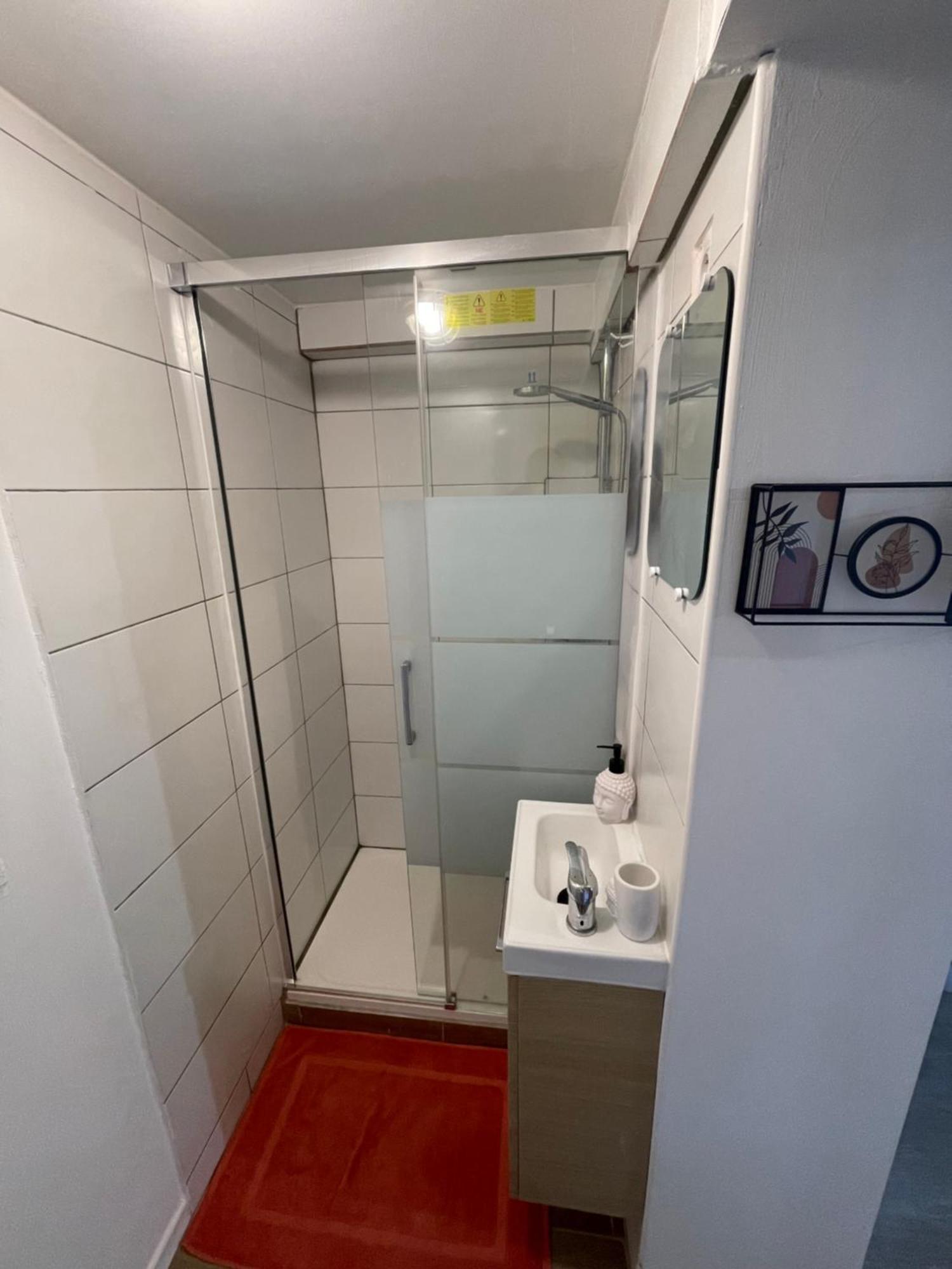 La Girafe Apartment Sannois Bagian luar foto