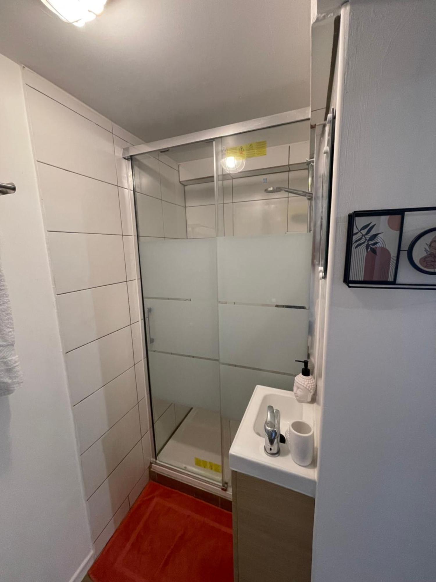 La Girafe Apartment Sannois Bagian luar foto